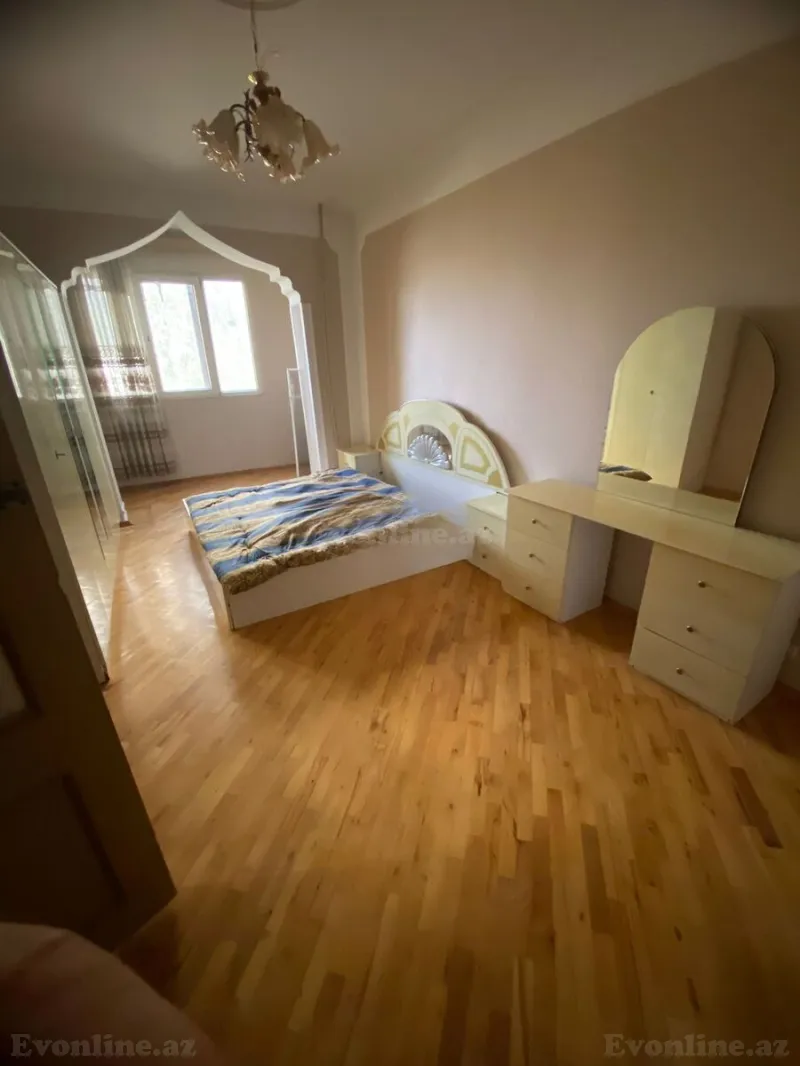 5 otaqlı köhnə tikili mənzil kirayə verilir — 8-ci mikrorayon, Bakı