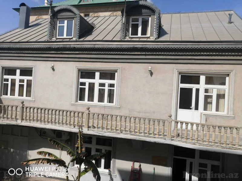 10 otaqlı Həyət evi 300 m² Gənclik m. Kirayə verilir