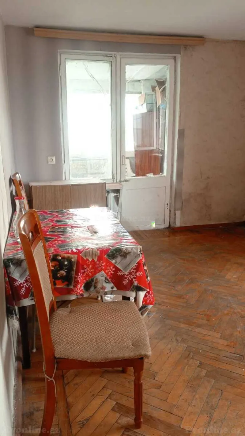1 otaqlı Mənzil 35 m² İnşaatçılar m. Satılır