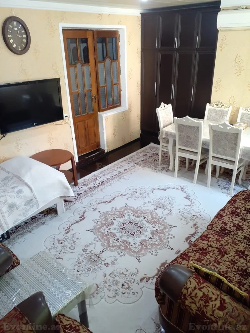 2 otaqlı köhnə tikili mənzil satılır — Yeni Günəşli, Bakı