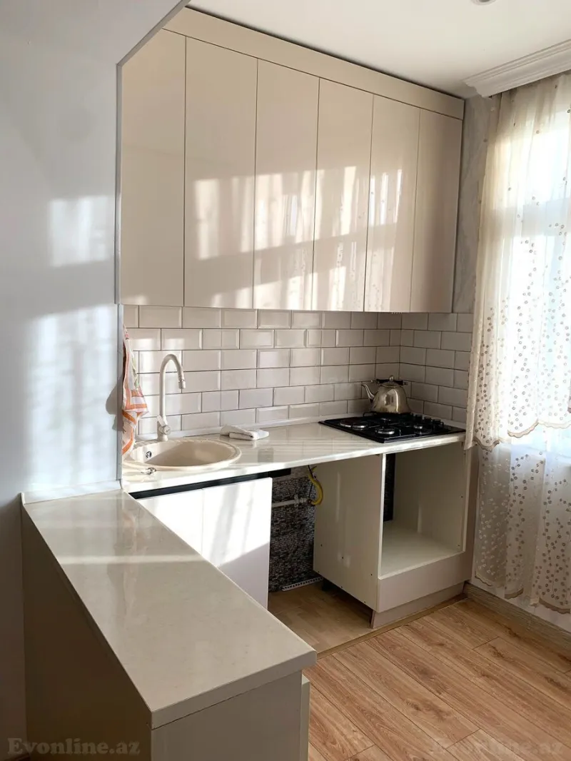 3 otaqlı köhnə tikili mənzil kirayə verilir — Neftçilər m., Bakı - şəkil 4