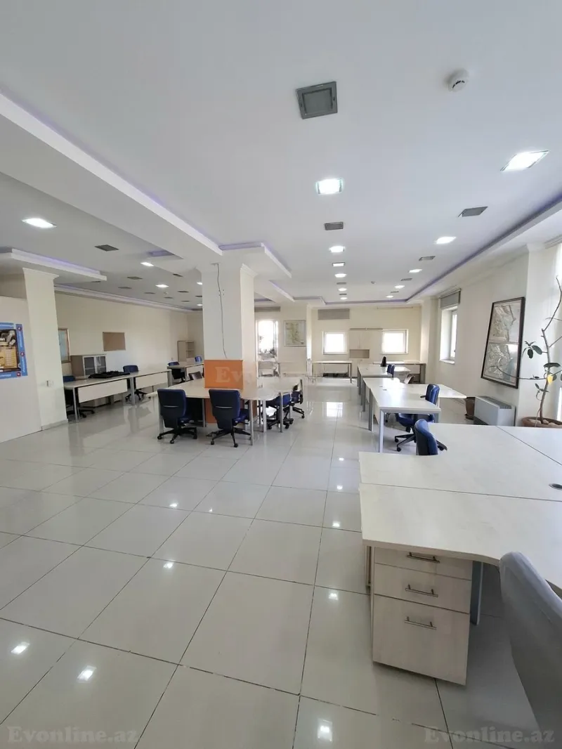 8 otaqlı Ofis 300 m² 20 Yanvar m. Kirayə verilir