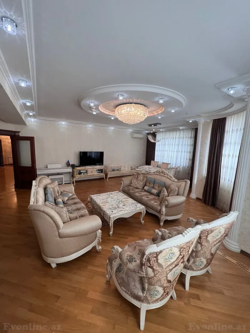4 otaqlı Mənzil 200 m² 28 May m. Satılır