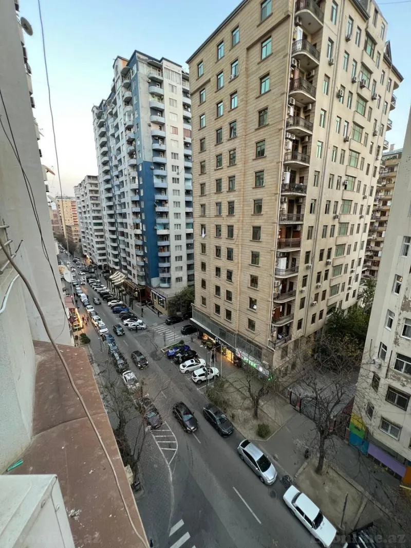 6 otaqlı Mənzil 560 m² Nizami m. Satılır