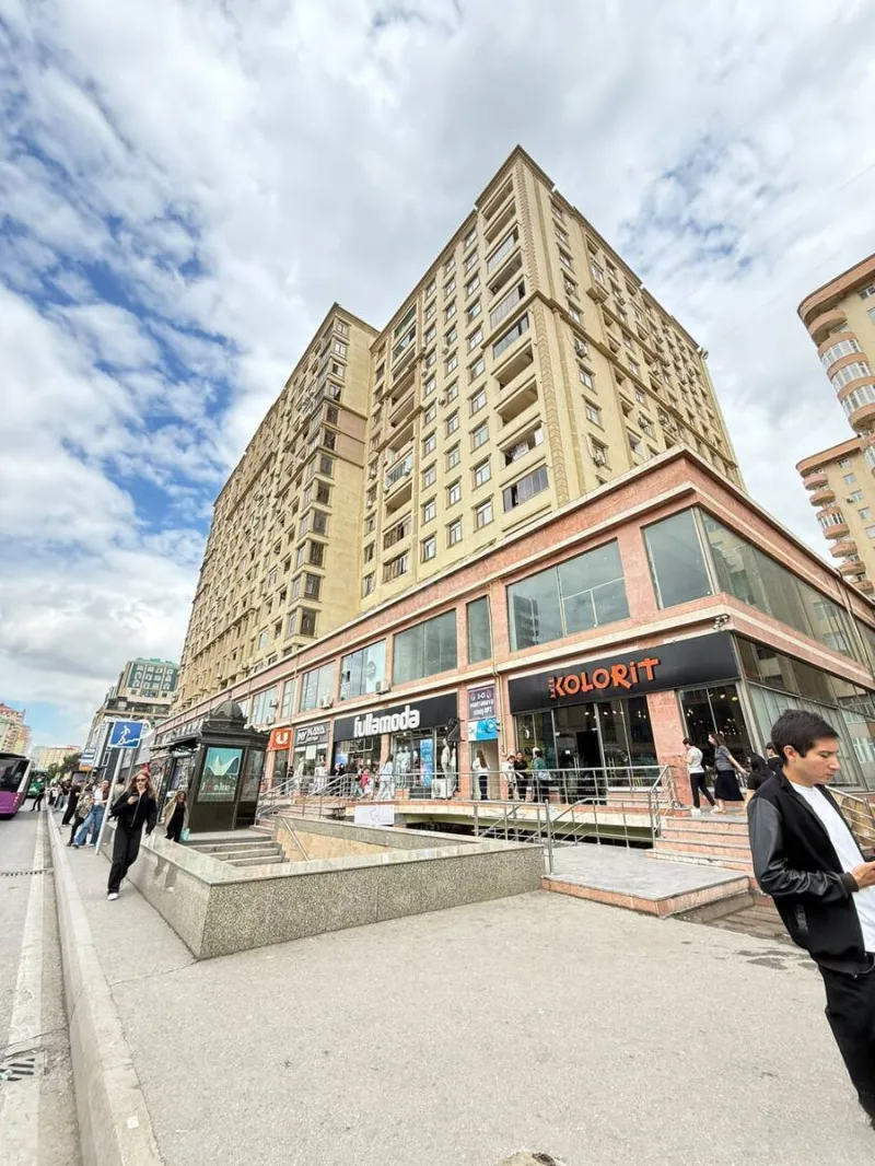2 otaqlı yeni tikili mənzil satılır — İnşaatçılar m., Bakı