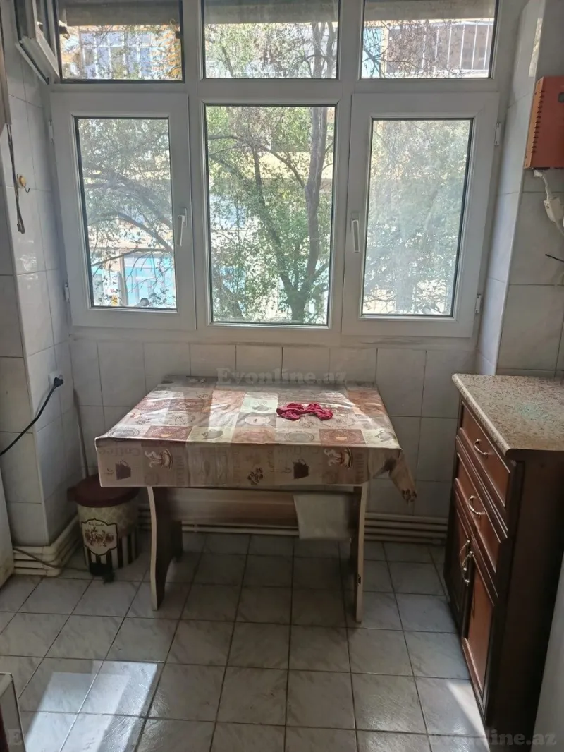 3 otaqlı köhnə tikili mənzil kirayə verilir — Həzi Aslanov m., Bakı - şəkil 8