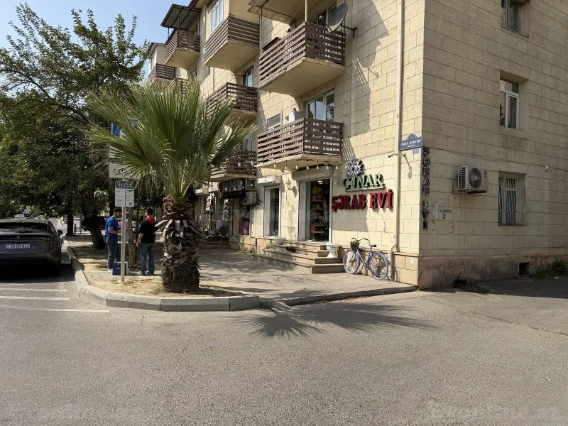 Obyekt 825 m² 8-ci kilometr Satılır