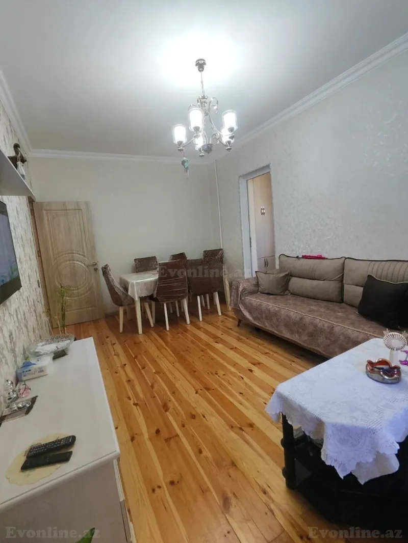 2 otaqlı köhnə tikili mənzil satılır — Bakıxanov, Bakı - şəkil 2