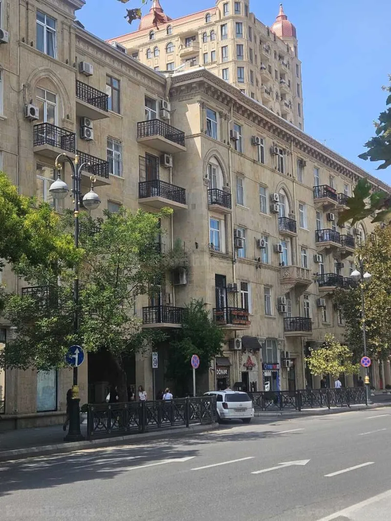 2 otaqlı Mənzil 60 m² Sahil m. Kirayə verilir