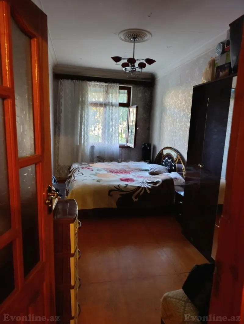 2 otaqlı köhnə tikili mənzil satılır — 4-cü mikrorayon, Bakı - şəkil 4