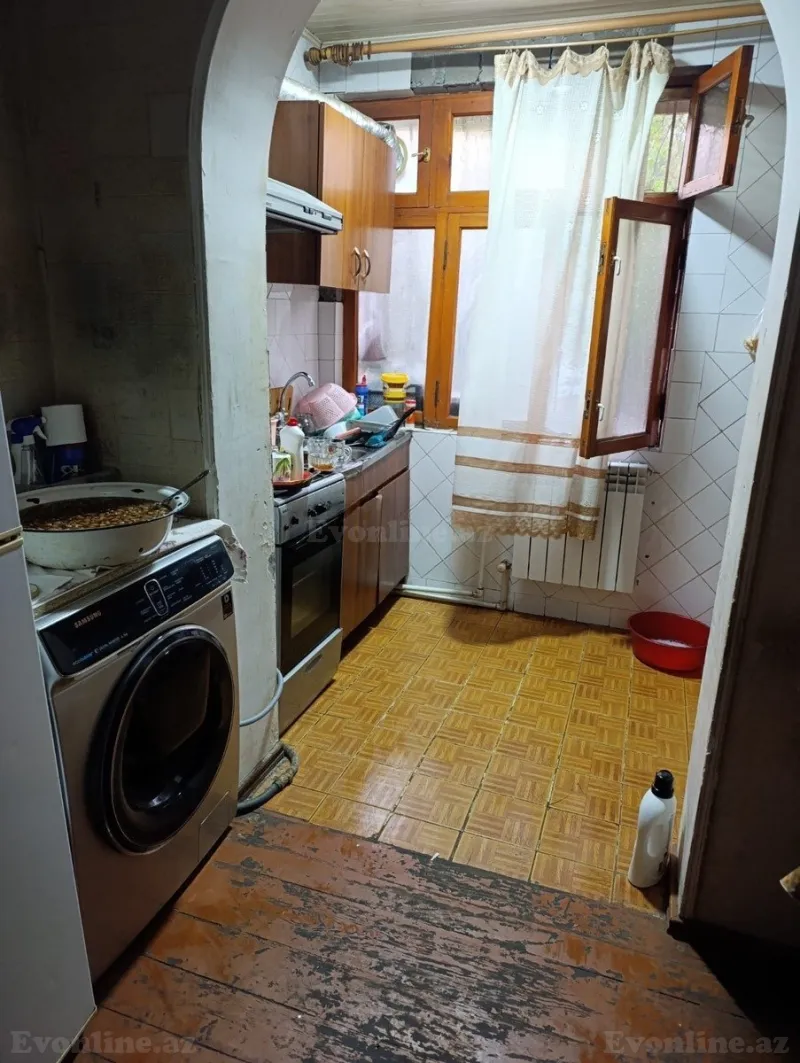 2 otaqlı köhnə tikili mənzil satılır — 4-cü mikrorayon, Bakı - şəkil 8