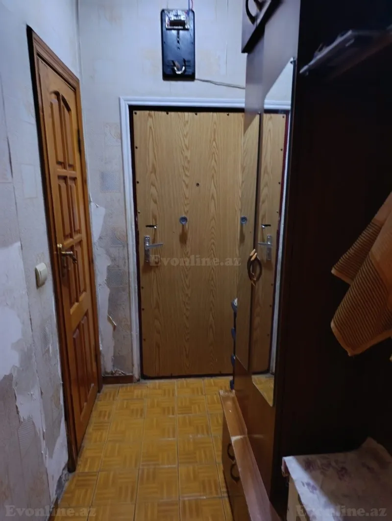 2 otaqlı köhnə tikili mənzil satılır — 4-cü mikrorayon, Bakı - şəkil 9