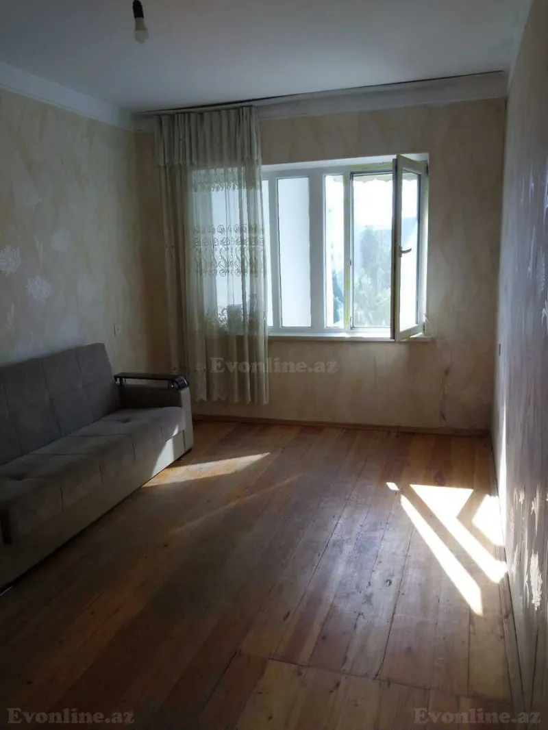 2 otaqlı köhnə tikili mənzil satılır — 8-ci mikrorayon, Bakı - şəkil 2