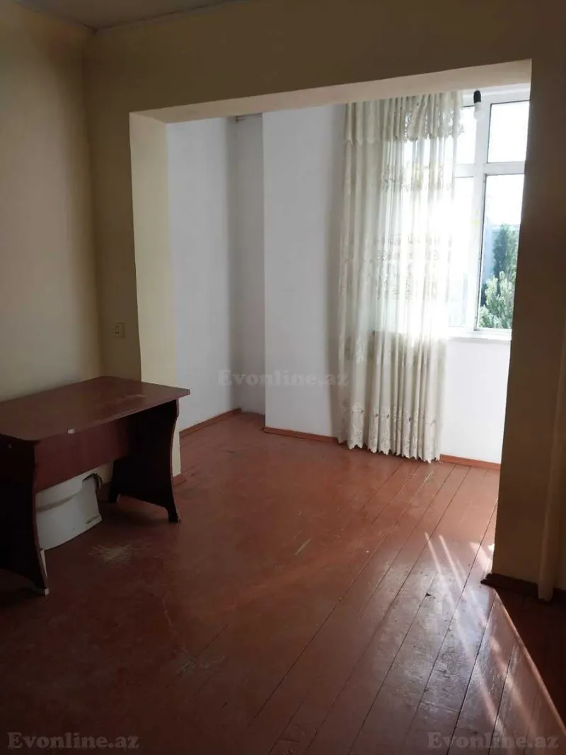 2 otaqlı köhnə tikili mənzil satılır — 8-ci mikrorayon, Bakı - şəkil 4