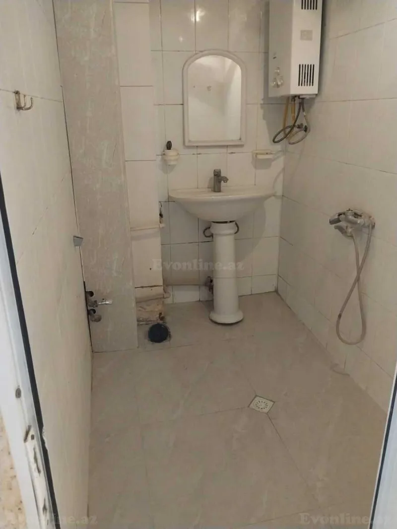 2 otaqlı köhnə tikili mənzil satılır — 8-ci mikrorayon, Bakı - şəkil 12