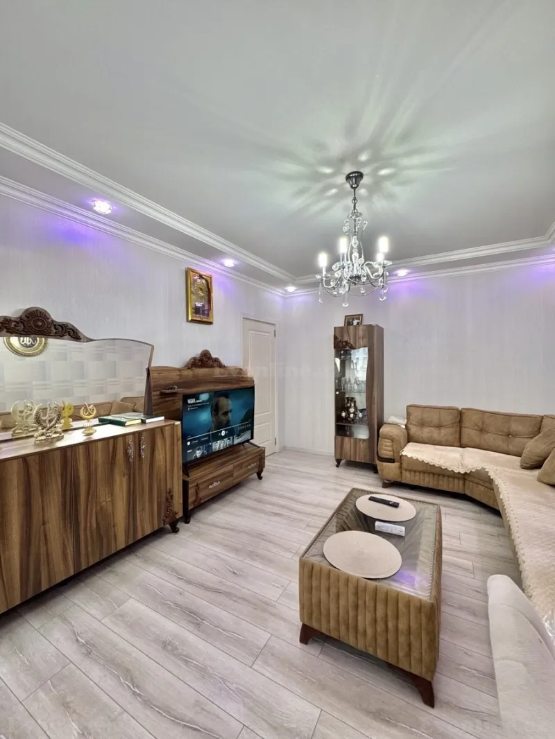 4 otaqlı köhnə tikili mənzil satılır — Nizami r., Bakı - şəkil 2
