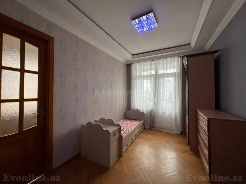 4 otaqlı köhnə tikili mənzil kirayə verilir — Xətai r., Bakı - şəkil 7