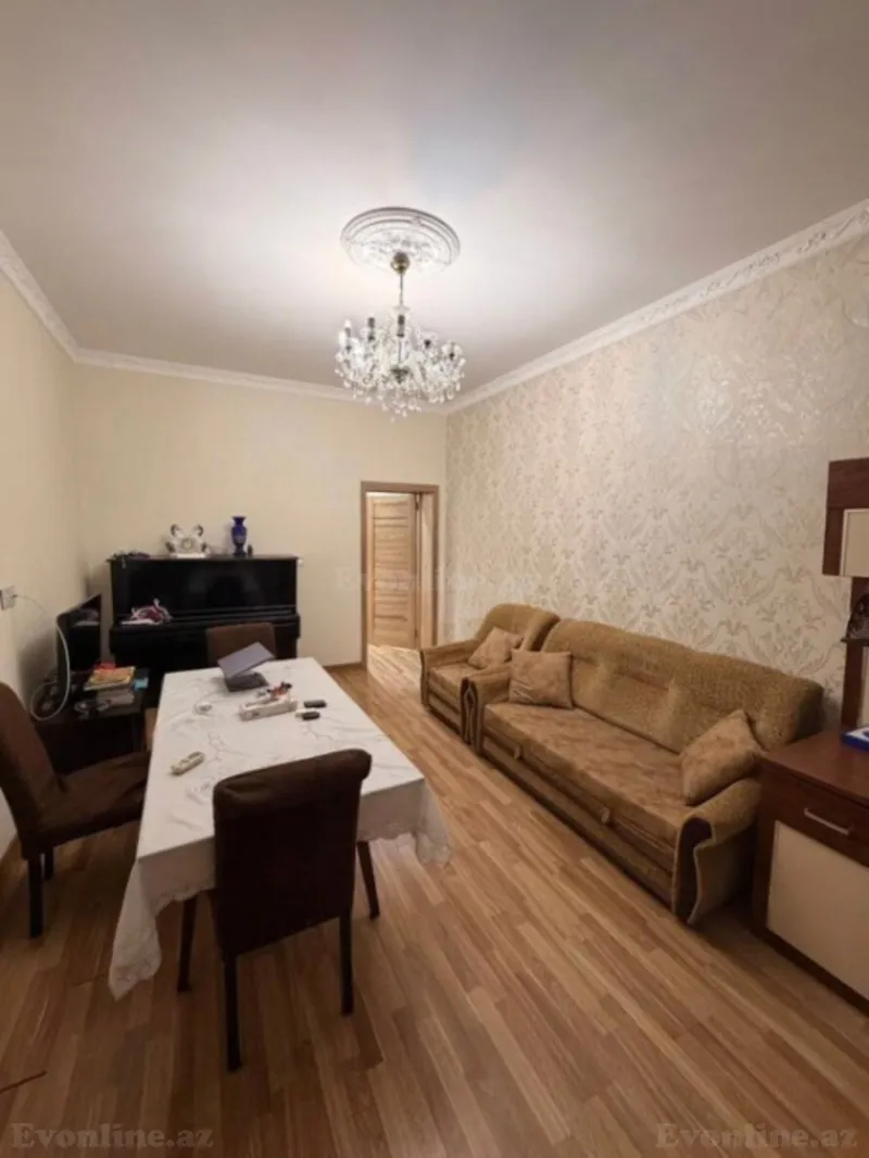 3 otaqlı Mənzil 70 m² Elmlər Akademiyası m. Satılır