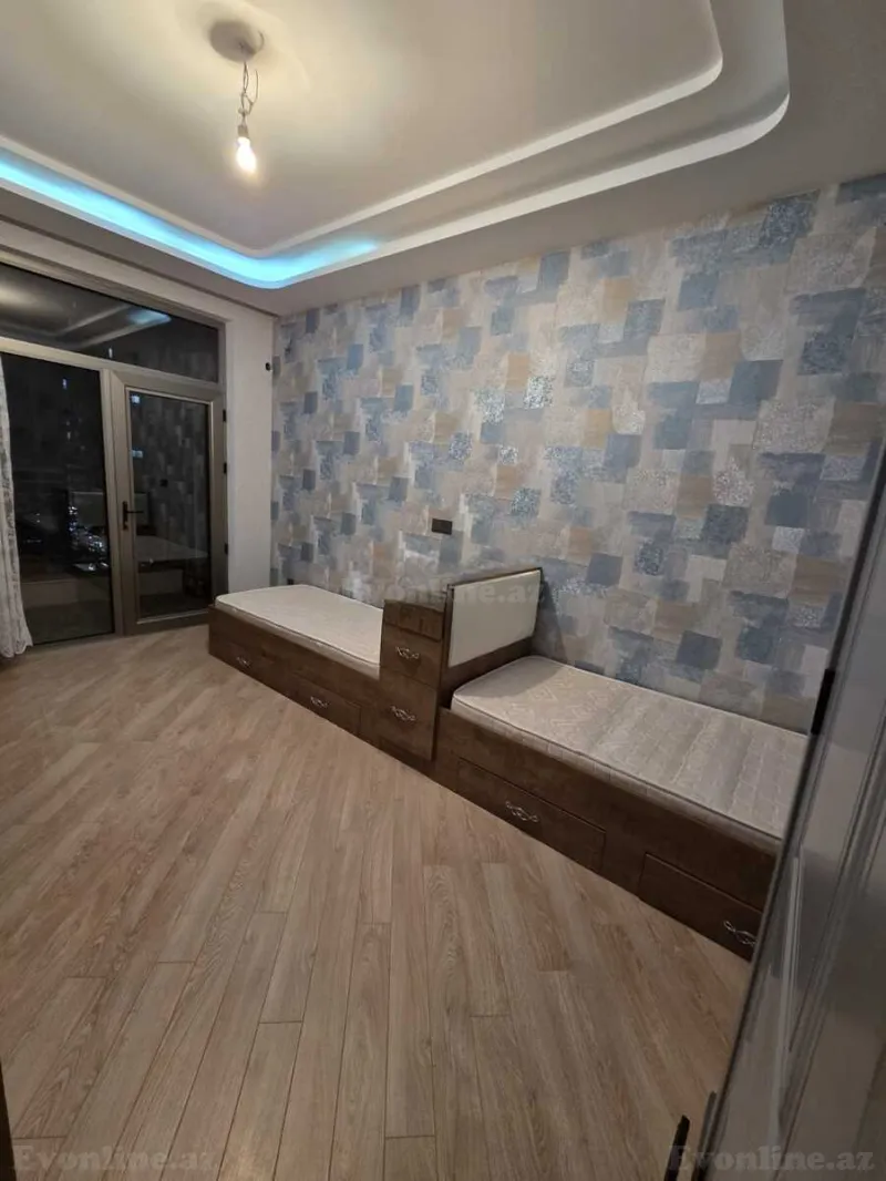3 otaqlı Mənzil 100 m² 28 May m. Kirayə verilir
