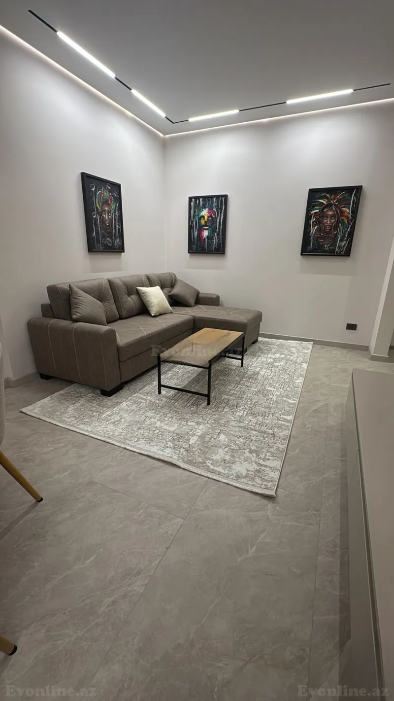 3 otaqlı Mənzil 92 m² 28 May m. Kirayə verilir