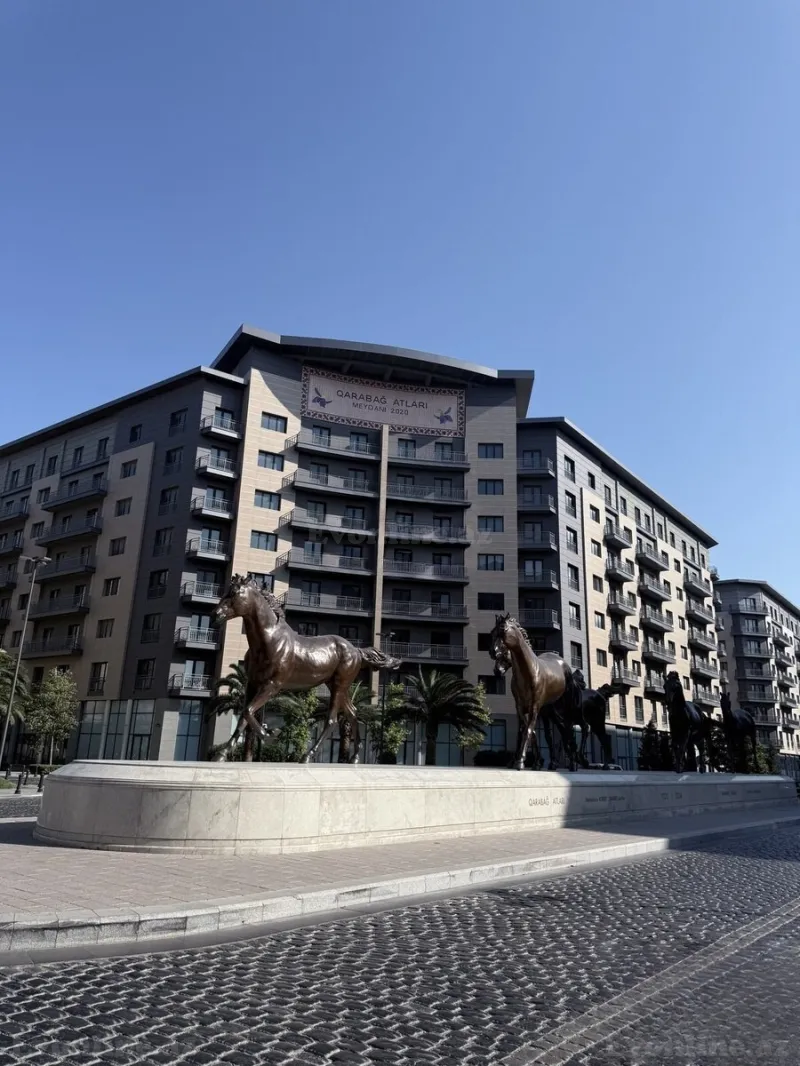 5 otaqlı Mənzil 203 m² Ağ şəhər Satılır