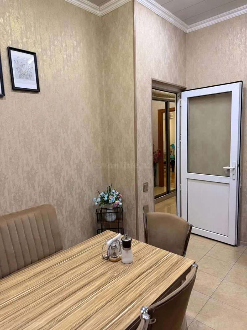 2 otaqlı yeni tikili mənzil satılır — Yeni Yasamal, Bakı - şəkil 14