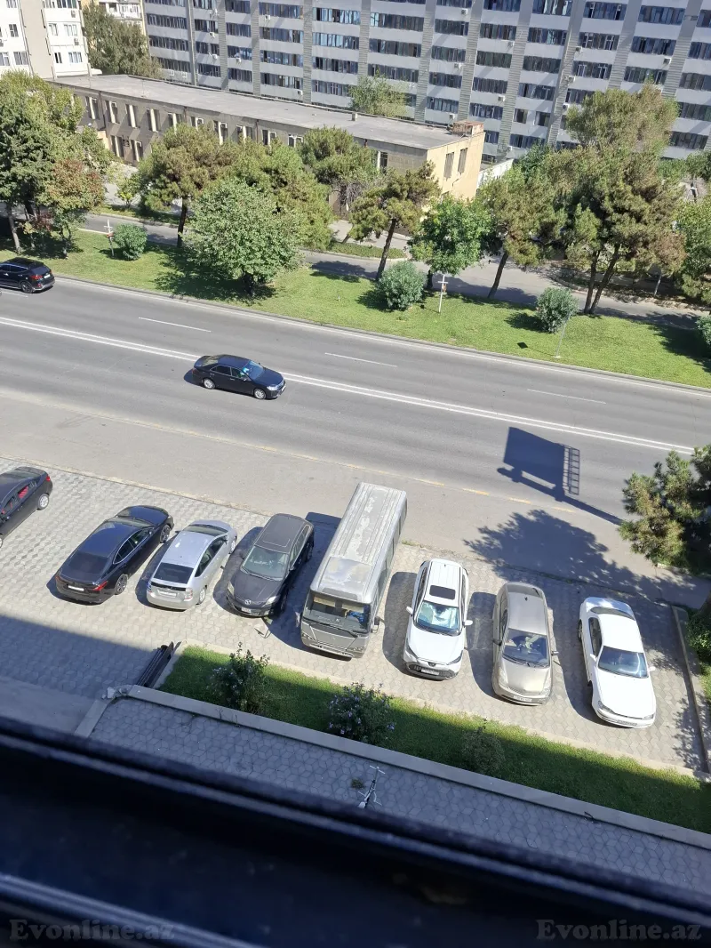 3 otaqlı Mənzil 90 m² Azadlıq pr. Kirayə verilir