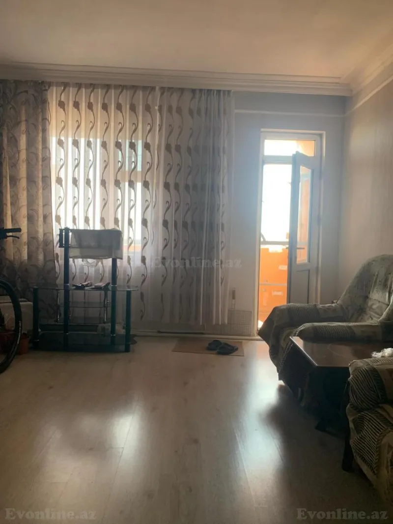 3 otaqlı köhnə tikili mənzil satılır — Koroğlu m., Bakı - şəkil 2