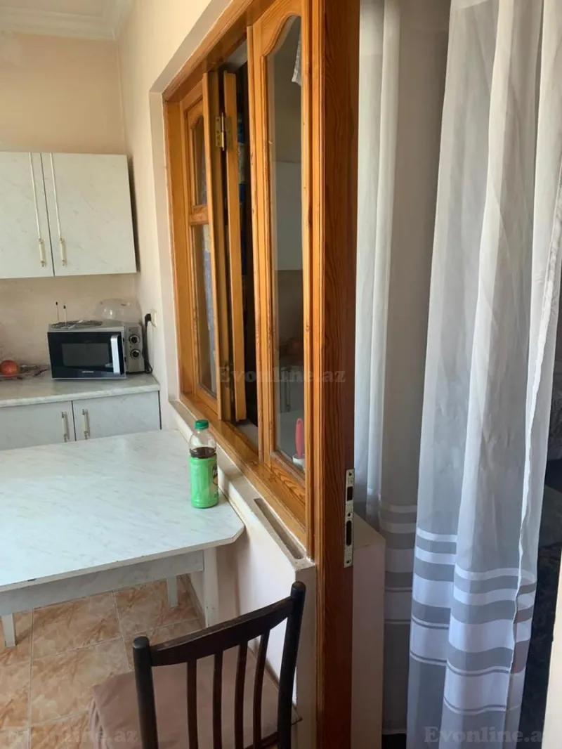 3 otaqlı köhnə tikili mənzil satılır — Koroğlu m., Bakı - şəkil 6