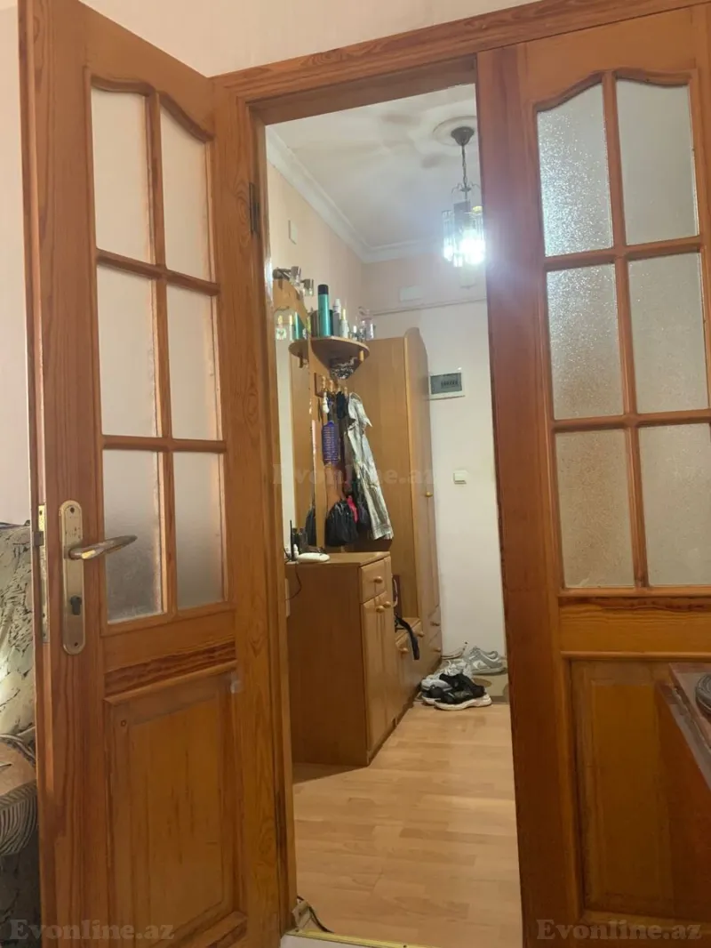 3 otaqlı köhnə tikili mənzil satılır — Koroğlu m., Bakı - şəkil 18