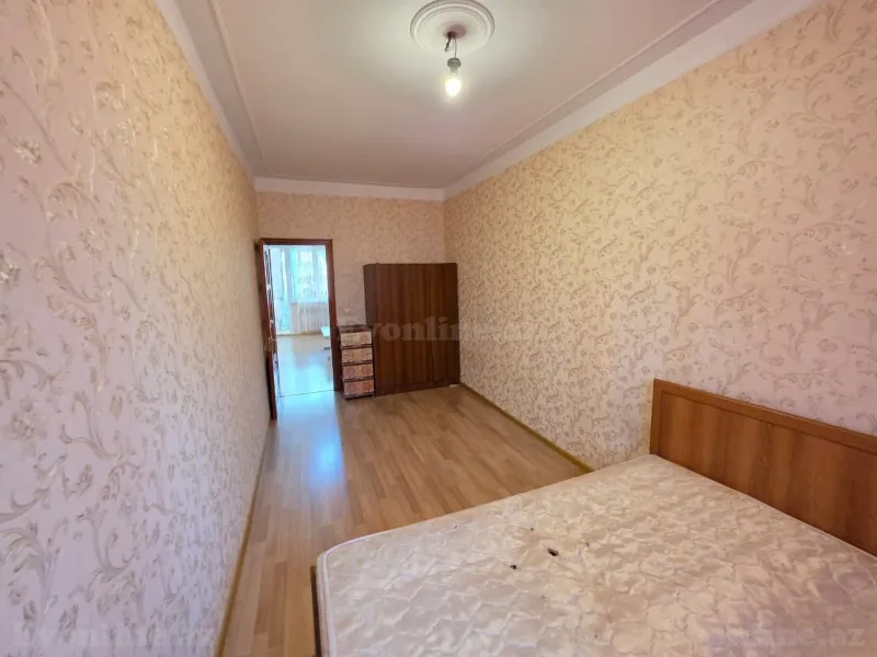 2 otaqlı köhnə tikili mənzil satılır — 3-cü mikrorayon, Bakı - şəkil 4