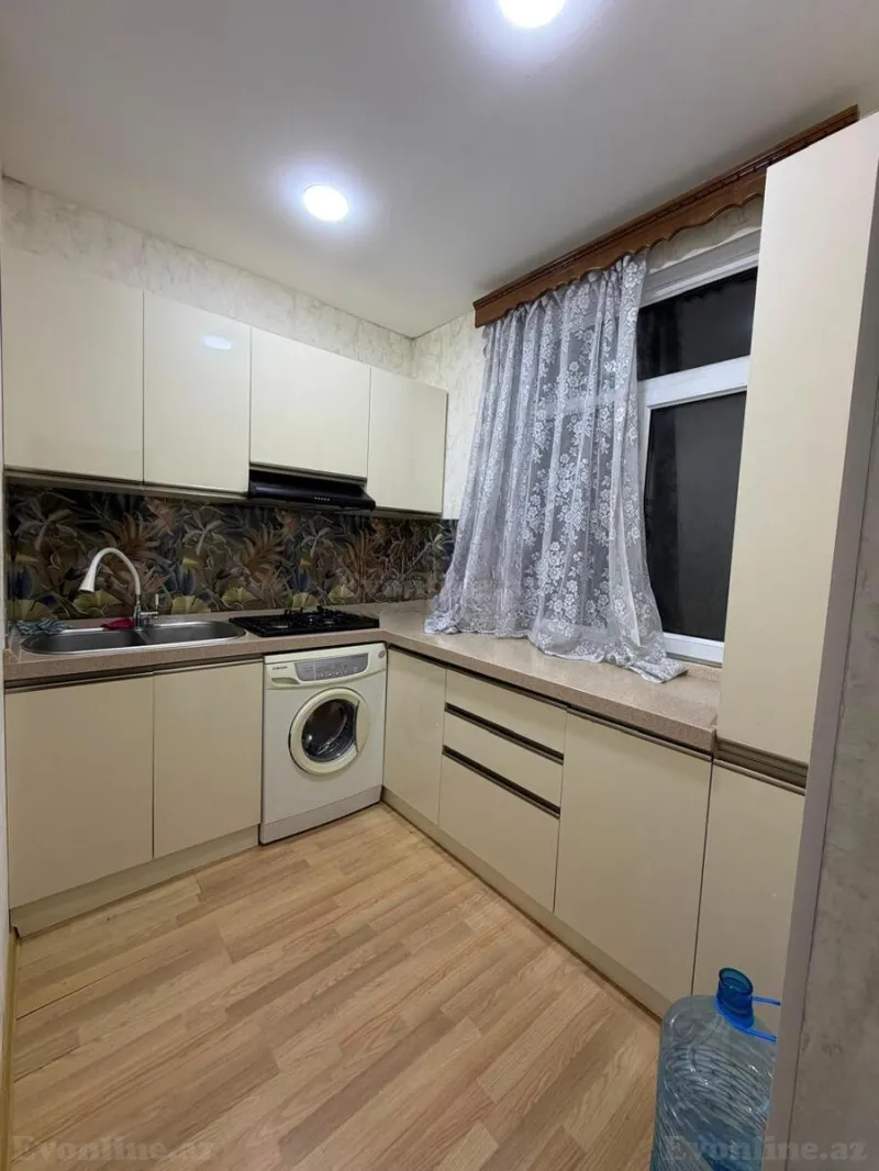2 otaqlı köhnə tikili mənzil satılır — 3-cü mikrorayon, Bakı - şəkil 5