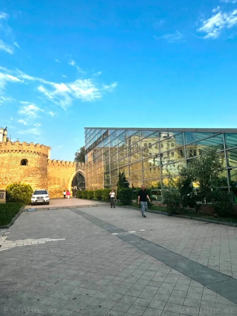 7 otaqlı köhnə tikili mənzil satılır — Səbail r., Bakı