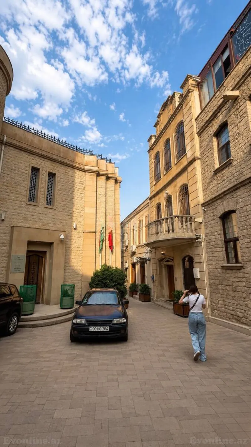 7 otaqlı köhnə tikili mənzil satılır — Səbail r., Bakı - şəkil 3