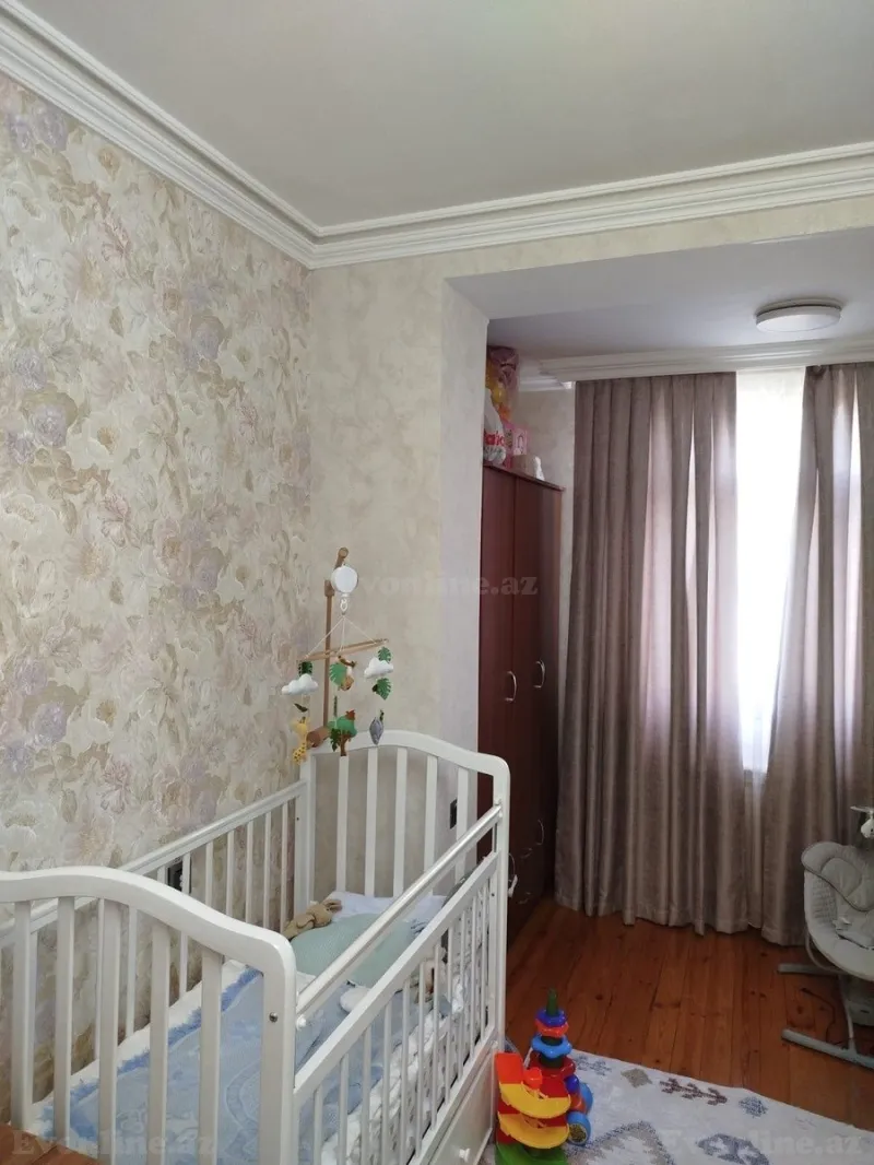 4 otaqlı köhnə tikili mənzil satılır — Bakıxanov, Bakı - şəkil 4