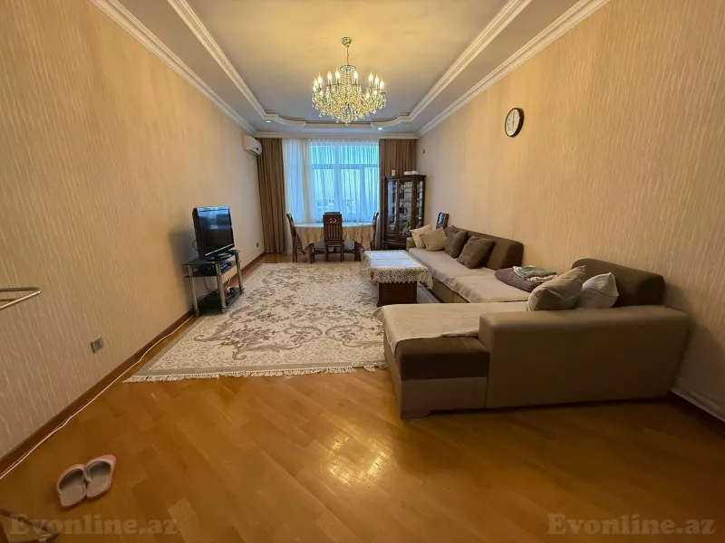 4 otaqlı Mənzil 145 m² 28 May m. Satılır