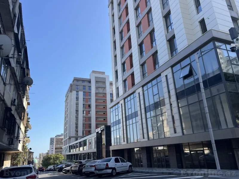 4 otaqlı Mənzil 207 m² Nizami m. Satılır
