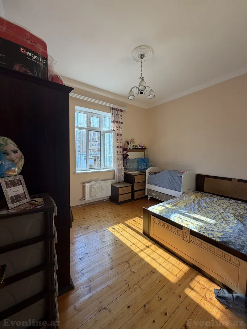 6 otaqlı həyət evi kirayə verilir — Bakıxanov, Bakı - şəkil 3