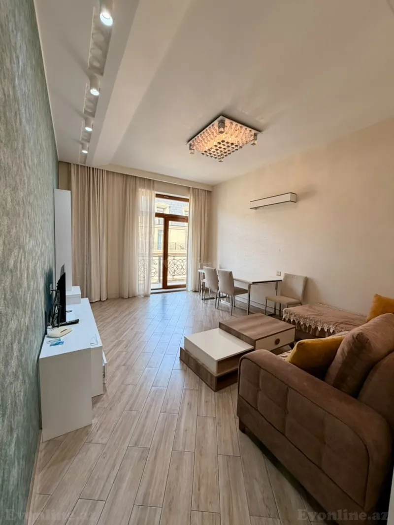 2 otaqlı Mənzil 100 m² Xətai r. Kirayə verilir