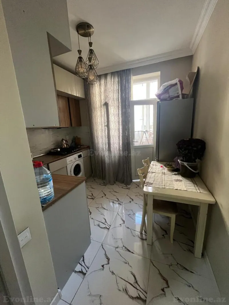 3 otaqlı yeni tikili mənzil satılır — Yeni Yasamal, Bakı - şəkil 8