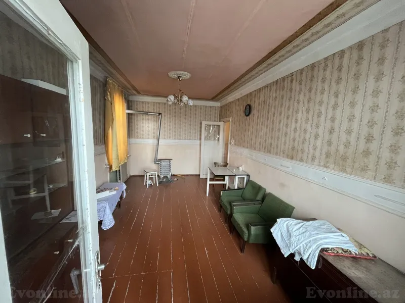 2 otaqlı köhnə tikili mənzil satılır — Gəncə