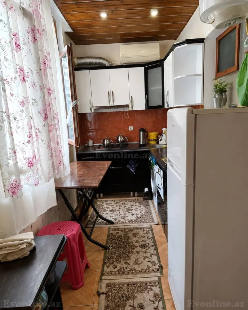 2 otaqlı köhnə tikili mənzil satılır — Yeni Yasamal, Bakı - şəkil 4