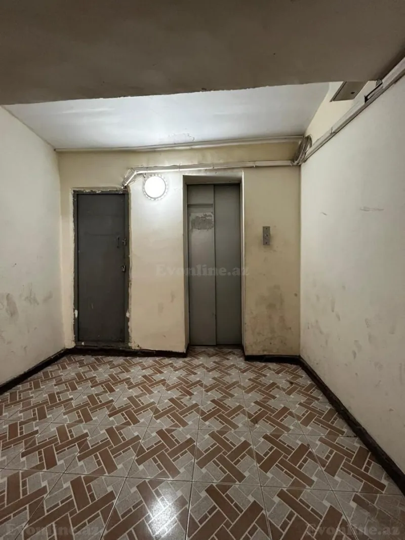 3 otaqlı köhnə tikili mənzil satılır — Elmlər Akademiyası m., Bakı - şəkil 23
