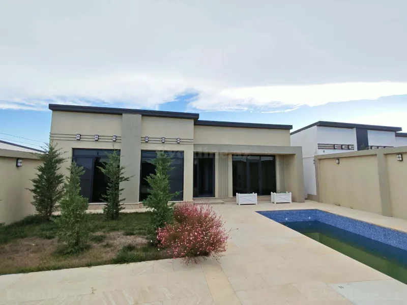4 otaqlı Həyət evi 160 m² Mərdəkan Satılır
