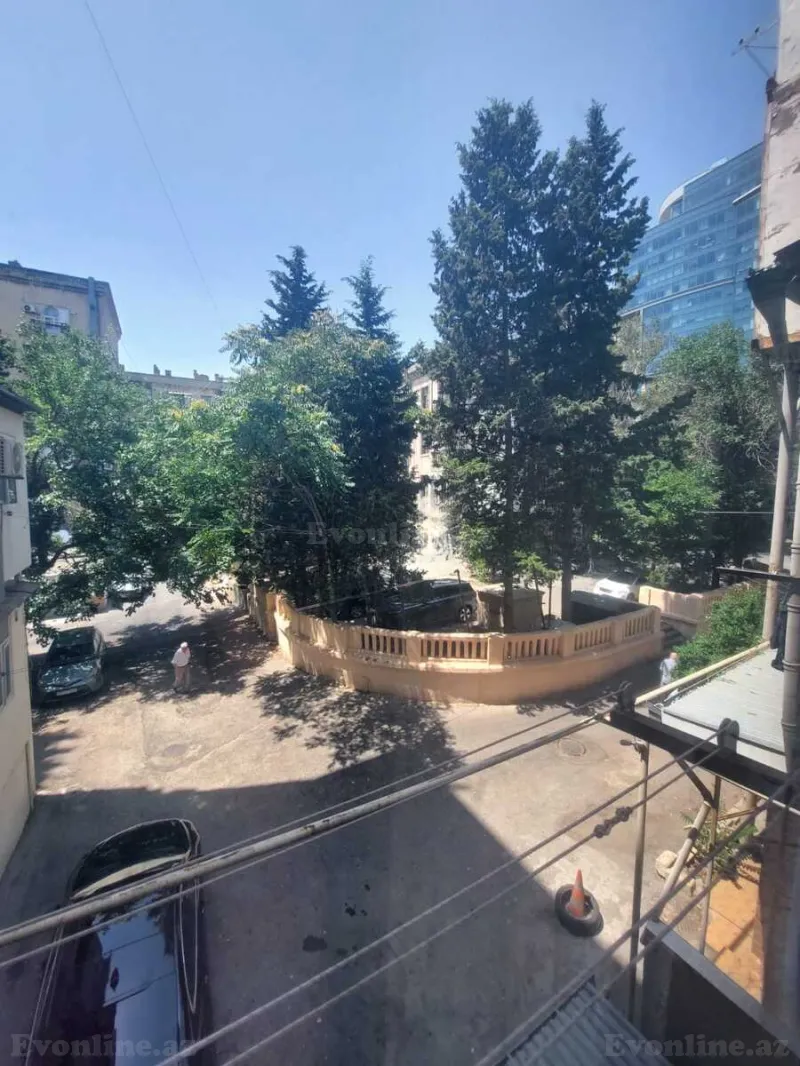 1 otaqlı Mənzil 40 m² 28 May m. Kirayə verilir