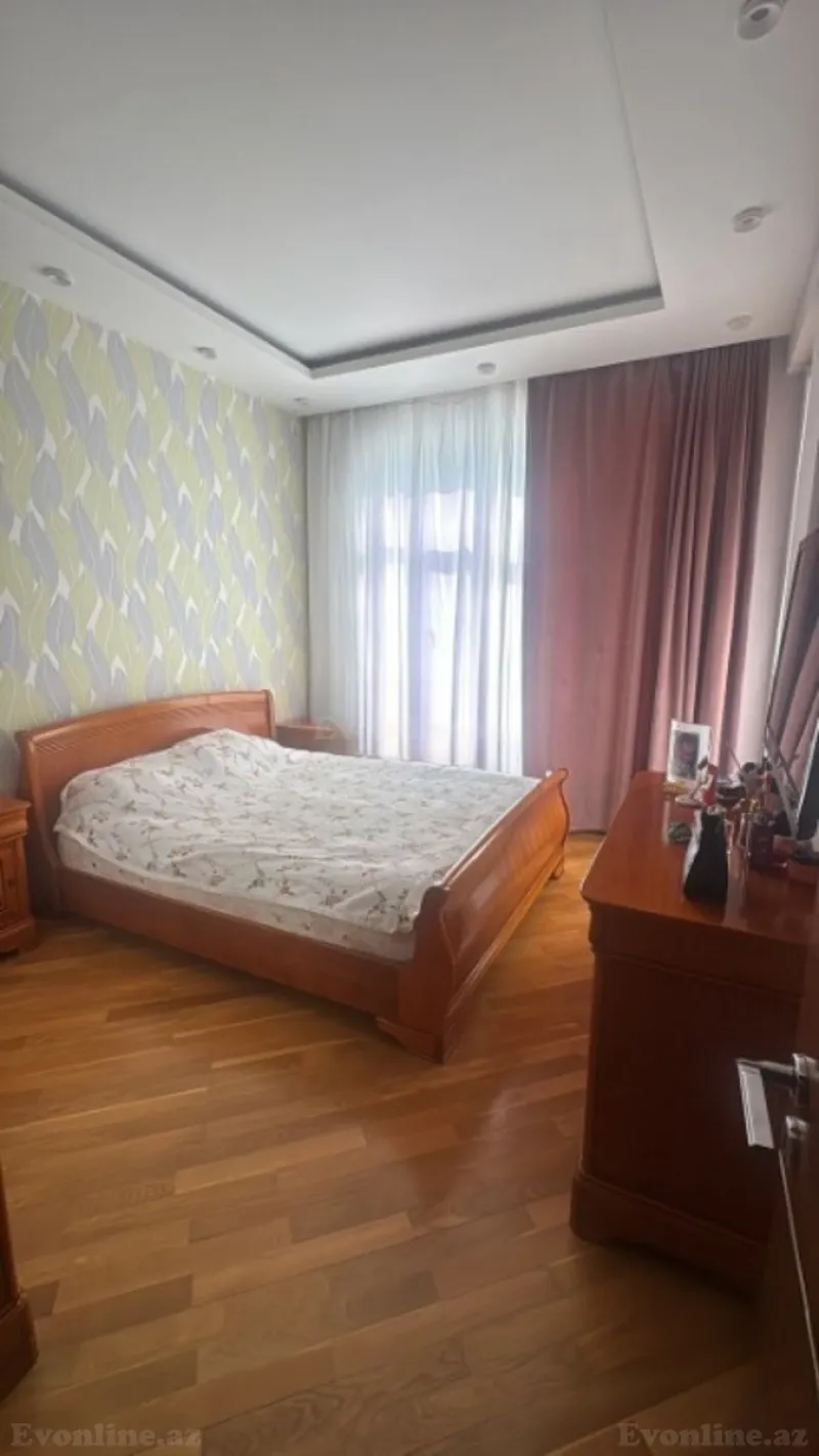 3 otaqlı Mənzil 140 m² 20 Yanvar m. Satılır