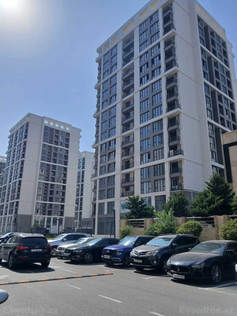 4 otaqlı Mənzil 172.8 m² Koroğlu m. Satılır