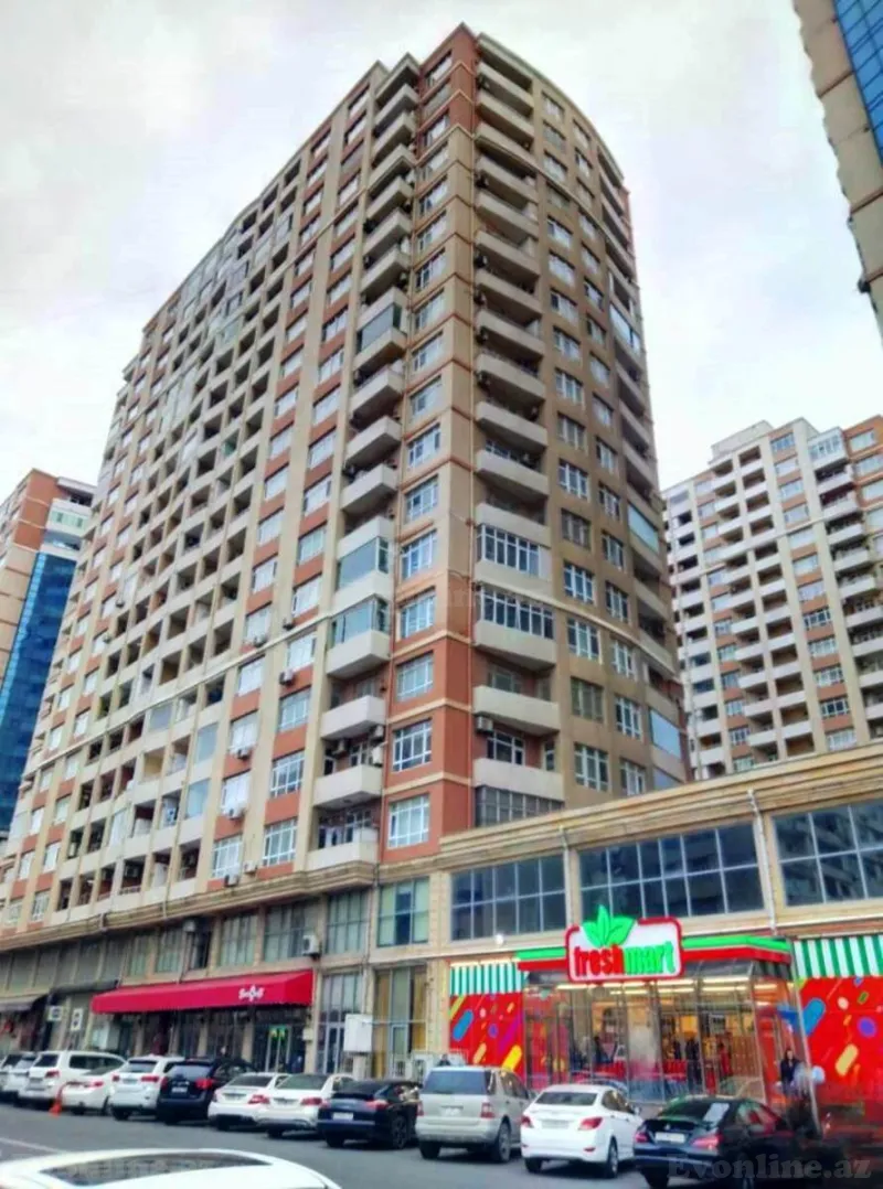 3 otaqlı Mənzil 130 m² Xətai r. Satılır
