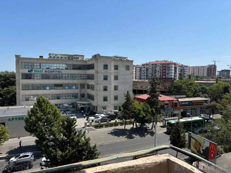 2 otaqlı Mənzil 35 m² 8-ci mikrorayon Satılır