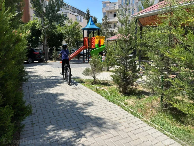 2 otaqlı köhnə tikili mənzil satılır — 8-ci mikrorayon, Bakı - şəkil 5